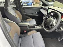 2025 75 Renault 5 90kw Techno Urban Range 40kwh 5dr Auto Electric Automatic In Arctic White / Black Roof