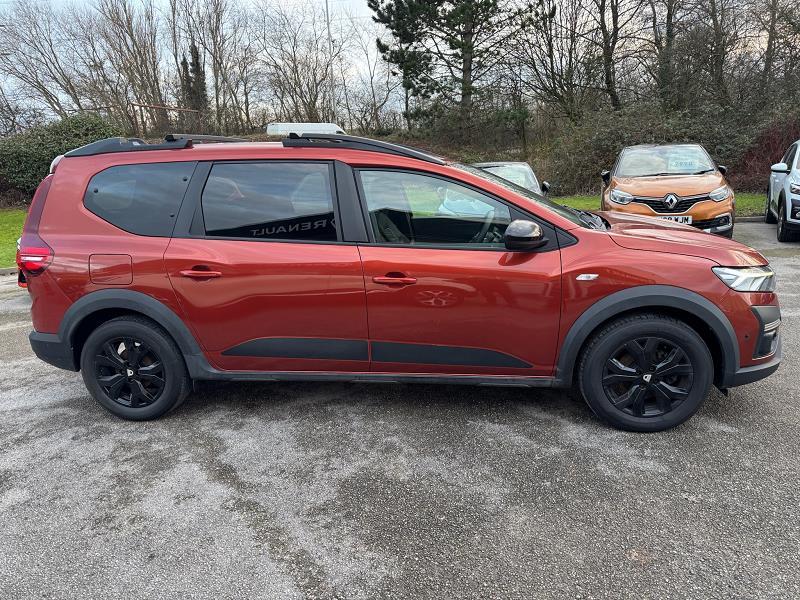 2022 72 Dacia Jogger 1.0 Tce Extreme Se 5dr Petrol Manual In Orange