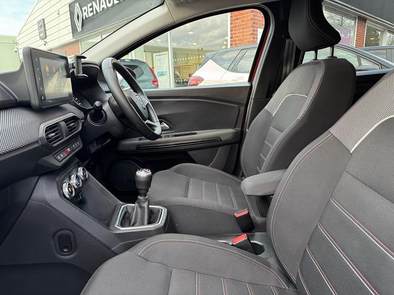 2022 72 Dacia Jogger 1.0 Tce Extreme Se 5dr Petrol Manual In Orange