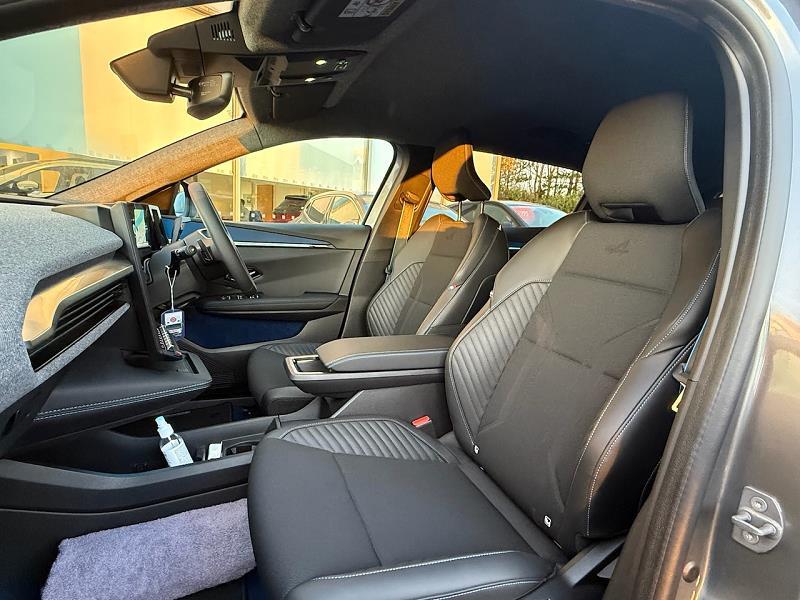 2024 74 Renault Scenic E-tech 160kw Esprit Alpine 87kwh Long Range 5dr Auto Electric Automatic In Grey/black