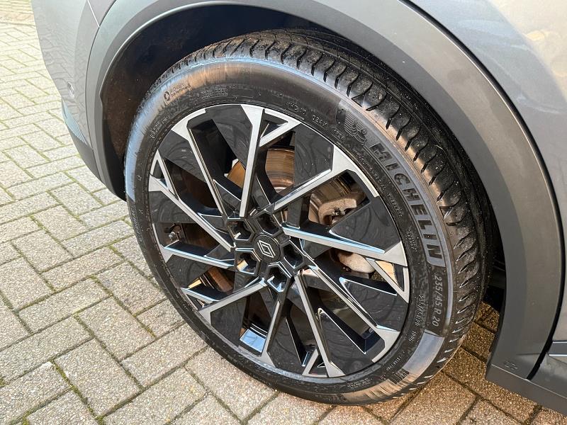 2024 74 Renault Scenic E-tech 160kw Esprit Alpine 87kwh Long Range 5dr Auto Electric Automatic In Grey/black