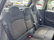 2023 23 Renault Captur 1.6 E-tech Full Hybrid 145 Engineered 5dr Auto Hybrid Electric Automatic In Arctic White With Black Roof