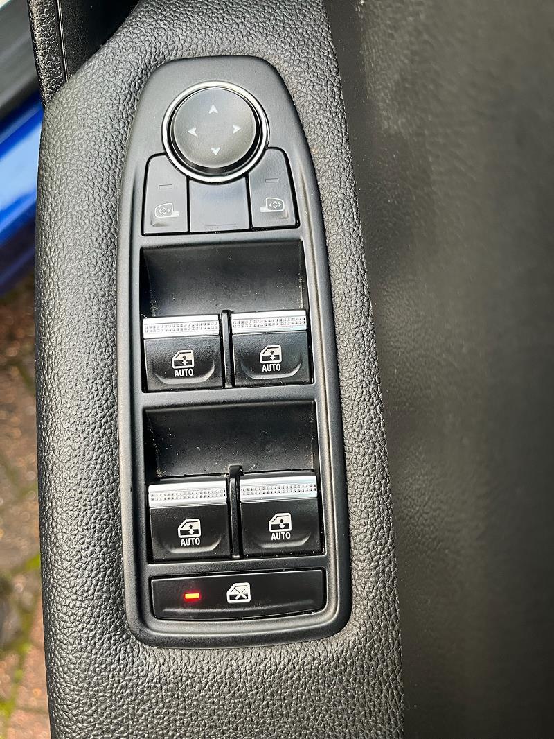 2022 72 Renault Captur 1.6 E-tech Full Hybrid 145 Techno 5dr Auto Hybrid Electric Automatic In Iron Blue