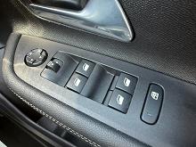 2022 22 Vauxhall Mokka 1.2 Turbo Sri Premium 5dr Petrol Manual In White